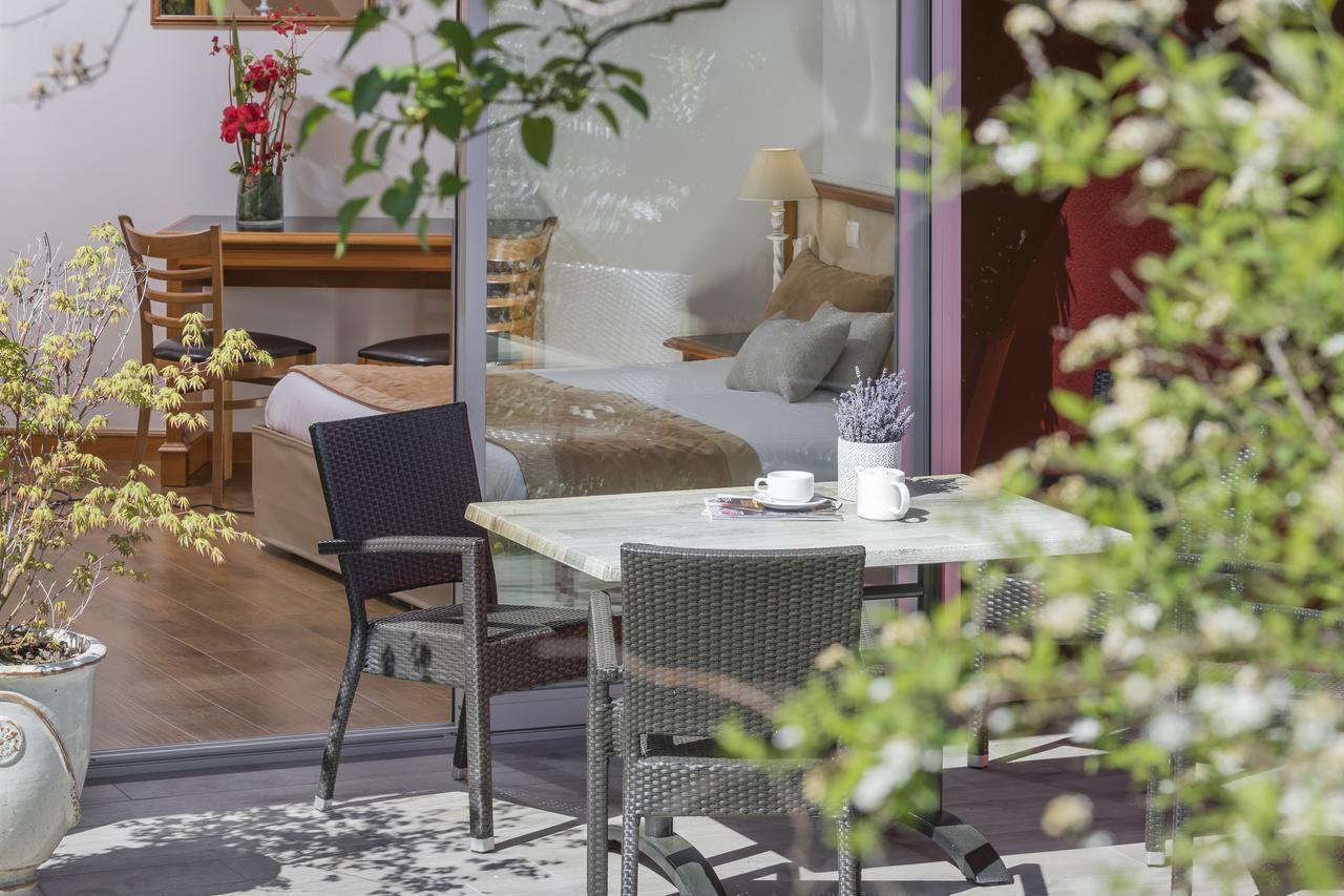 Le Flamboyant Hotel Annecy Luaran gambar